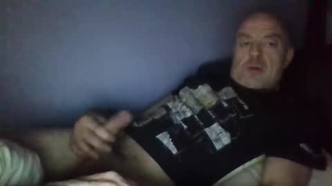 burnleyguy1977 online show from 8, 4, 2026