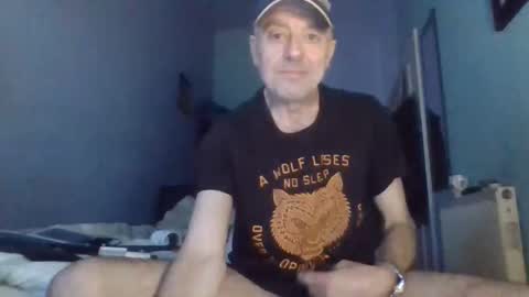 burnleyguy1977 online show from 15, 4, 2026