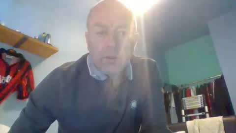 burnleyguy1977 online show from 28, 4, 2026