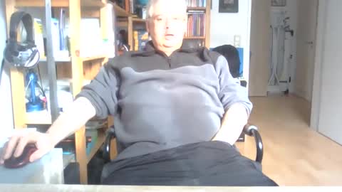 Snapshot of busibaer666 chatting on 23, 2, 2025 busi online show from 23, 2, 2025