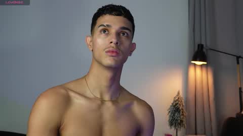 Buster independent model online show from 20, 12, 2025