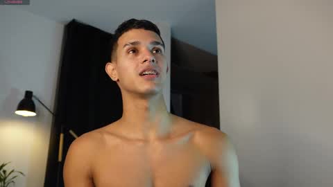 Buster independent model online show from 20, 4, 2026