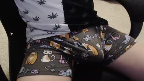 Snapshot of bustinpp chatting on 5, 1, 2025 bustinpp online show from 5, 1, 2025