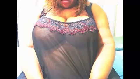 Snapshot of bustymaturestepmum chatting on 6, 5, 2026 bustymaturestepmum online show from 6, 5, 2026