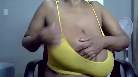 Snapshot of bustytessa37 chatting on 27, 2, 2025 bustytessa37 online show from 27, 2, 2025