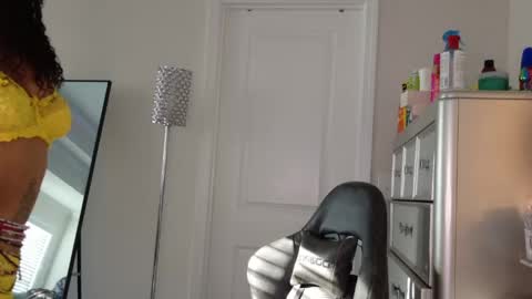 butterfly booty online show from 26, 4, 2026