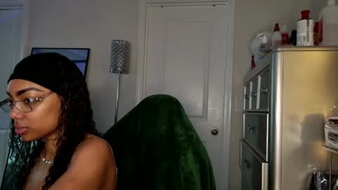 Snapshot of butterflybootyy chatting on 15, 5, 2026 butterfly booty online show from 15, 5, 2026