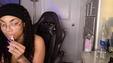 Snapshot of butterflybootyy chatting on 19, 5, 2026 butterfly booty online show from 19, 5, 2026