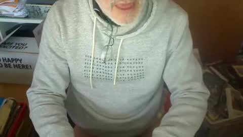 Snapshot of buttlover1111 chatting on 13, 11, 2025 Buttlover2233 online show from 13, 11, 2025