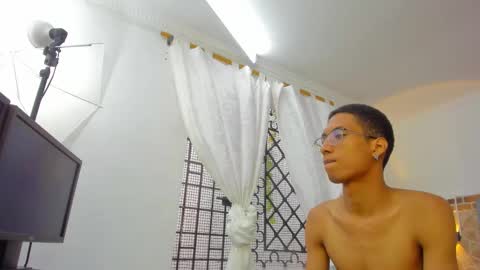 c_worstian_ online show from 10, 12, 2024