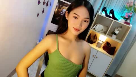 Snapshot of caitlin_x chatting on 27, 11, 2025 caitlin online show from 27, 11, 2025