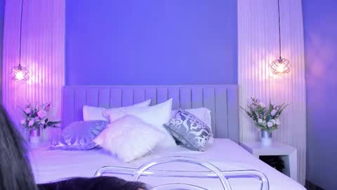 Caitlyn  online show from 6, 10, 2025