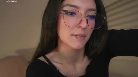 Snapshot of call_me_rosie chatting on 28, 5, 2026 online show from 28, 5, 2026