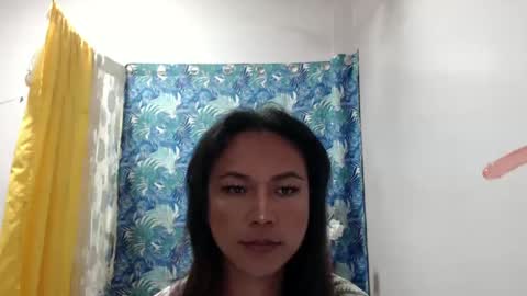 callme meya in asia online show from 18, 12, 2024