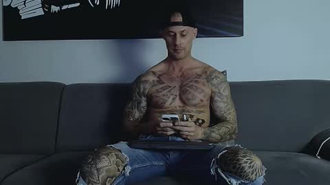 Calvin  online show from 24, 9, 2025