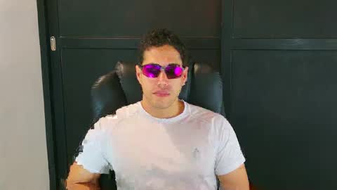 camara110 online show from 26, 1, 2025