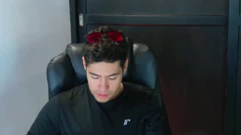 camara110 online show from 1, 10, 2025