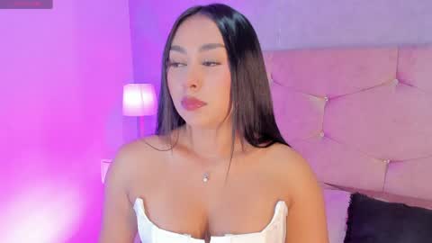 Snapshot of cameliaa_smiith chatting on 24, 5, 2026 Camelia Smith online show from 24, 5, 2026
