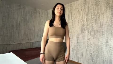 Snapshot of cameliaelworthy chatting on 7, 4, 2026 Alisa online show from 7, 4, 2026