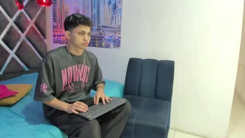 Snapshot of cameron_lux4 chatting on 10, 9, 2025 CAMERON online show from 10, 9, 2025