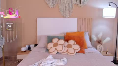 camila_bustamante_ online show from 5, 5, 2026
