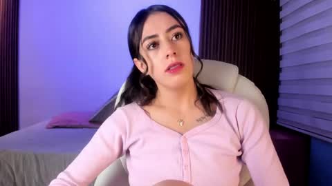 camila_martinez9 online show from 23, 4, 2026