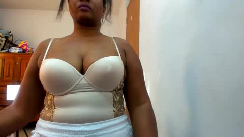 Camila online show from 10, 10, 2025