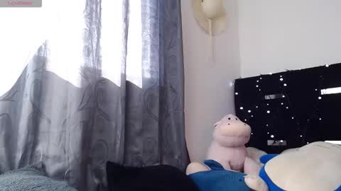 camila_torresss online show from 3, 12, 2025