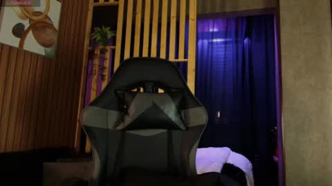    online show from 23, 4, 2026