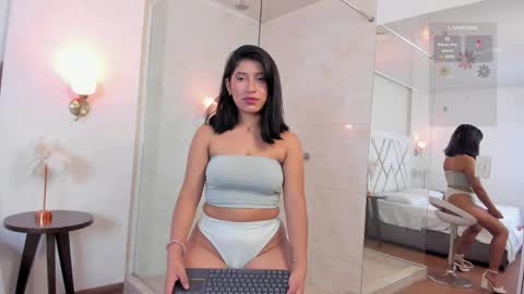 Snapshot of camilavalence chatting on 5, 5, 2026 CAMILA online show from 5, 5, 2026