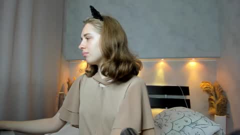 Camilla online show from 18, 9, 2025