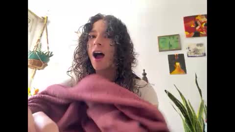 Snapshot of camille_delrey chatting on 12, 11, 2025 Camille online show from 12, 11, 2025