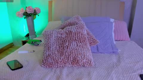 Camille Lynn online show from 2, 10, 2025