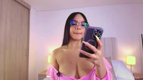 Camille Lynn online show from 25, 4, 2026