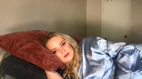 Snapshot of camilleclairexo chatting on 27, 4, 2026 camilleclairexo online show from 27, 4, 2026