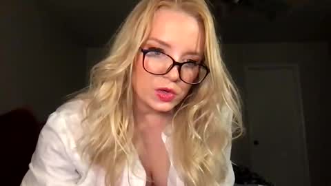 Snapshot of camilleclairexo chatting on 15, 5, 2026 camilleclairexo online show from 15, 5, 2026