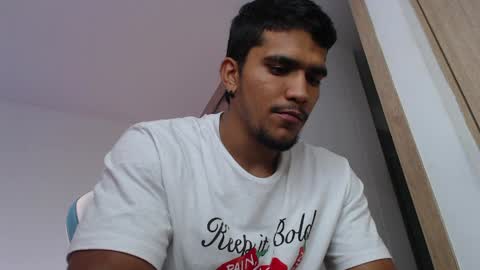 camilo_contre21 online show from 27, 3, 2026