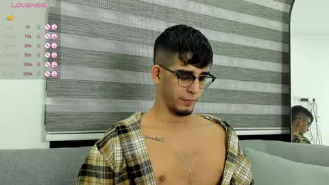   INDEPENDENT MODEL online show from 30, 1, 2025