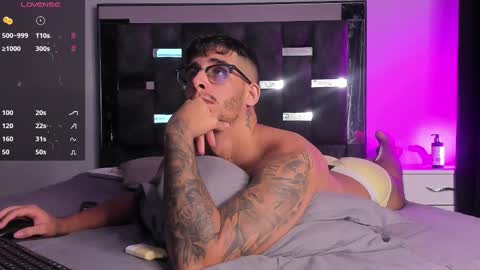   INDEPENDENT MODEL online show from 24, 2, 2025