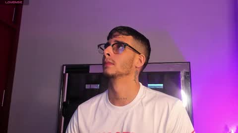   INDEPENDENT MODEL online show from 7, 3, 2025