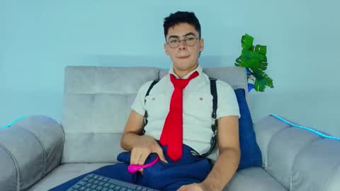 Snapshot of camilo_xcam chatting on 10, 10, 2025 CAMILO online show from 10, 10, 2025