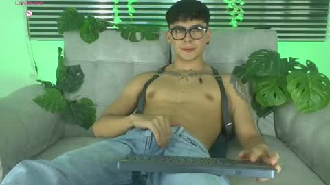 Snapshot of camilo_xcam chatting on 25, 5, 2026 CAMILO online show from 25, 5, 2026
