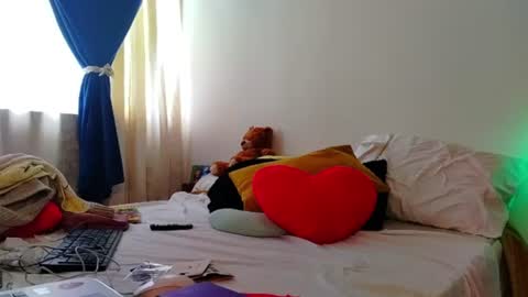 Snapshot of camilosaennz chatting on 4, 7, 2026 camilo online show from 4, 7, 2026
