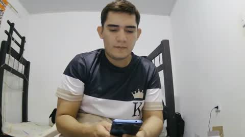 Snapshot of camilowhite_ chatting on 17, 9, 2025 Camilowhite online show from 17, 9, 2025