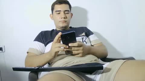 Snapshot of camilowhite_ chatting on 2, 10, 2025 Camilowhite online show from 2, 10, 2025