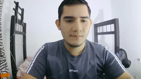 Snapshot of camilowhite_ chatting on 6, 10, 2025 Camilowhite online show from 6, 10, 2025