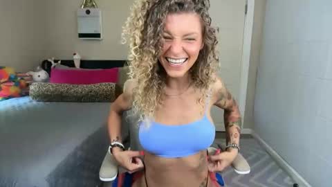 Snapshot of candimay101 chatting on 19, 5, 2026 Candi may online show from 19, 5, 2026