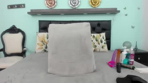 candy_big_tits18 online show from 10, 1, 2026