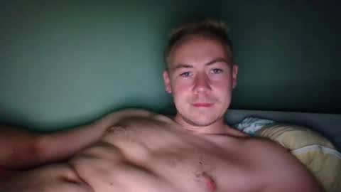 candy_boy_xoxo online show from 15, 7, 2026