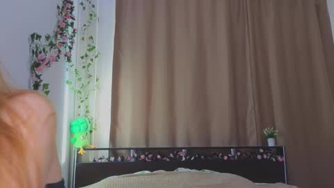 candy_flosse online show from 8, 10, 2025